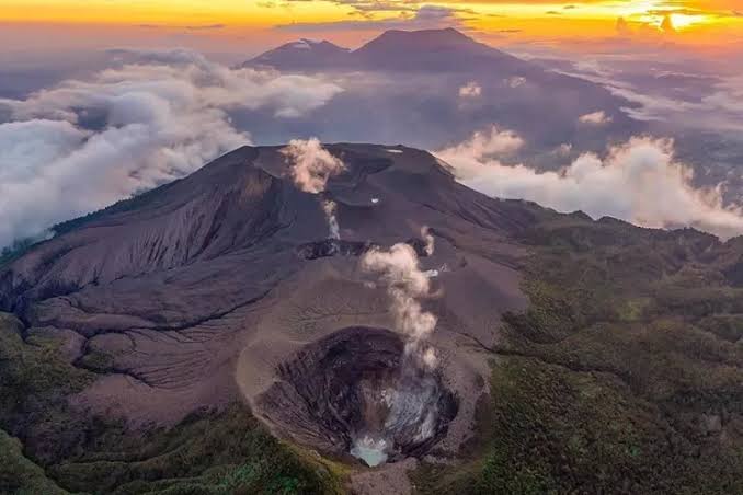 Erupsi Gunung Marapi Di Sumbar Tinggi Kolom Abu Capai Km Lansir Id